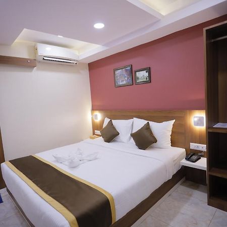 The Avenue Hotel Ballygunge コルカタ エクステリア 写真
