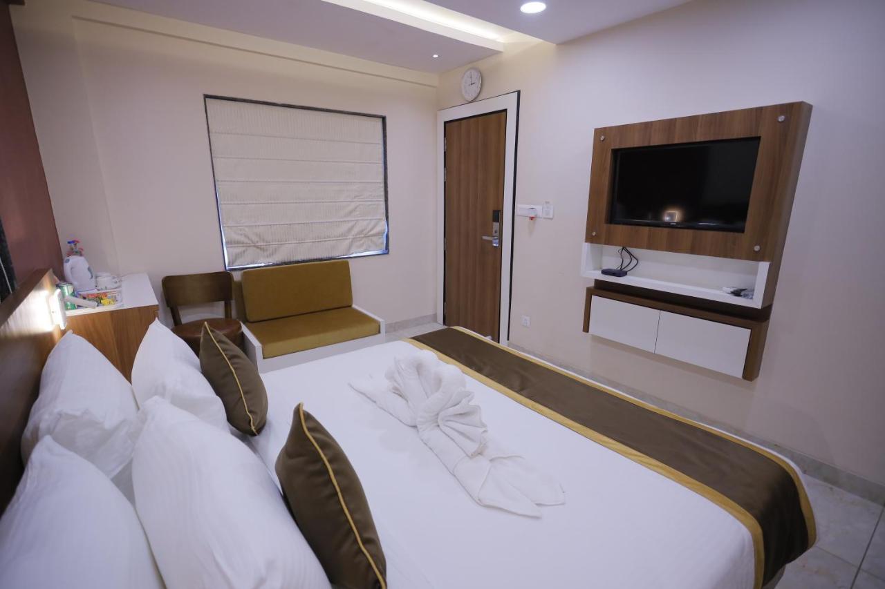 The Avenue Hotel Ballygunge コルカタ エクステリア 写真