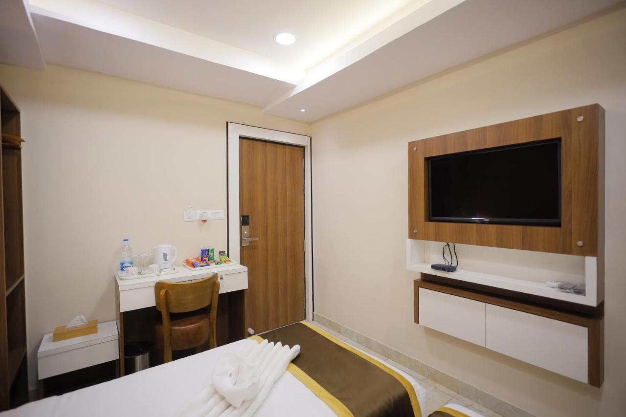 The Avenue Hotel Ballygunge コルカタ エクステリア 写真