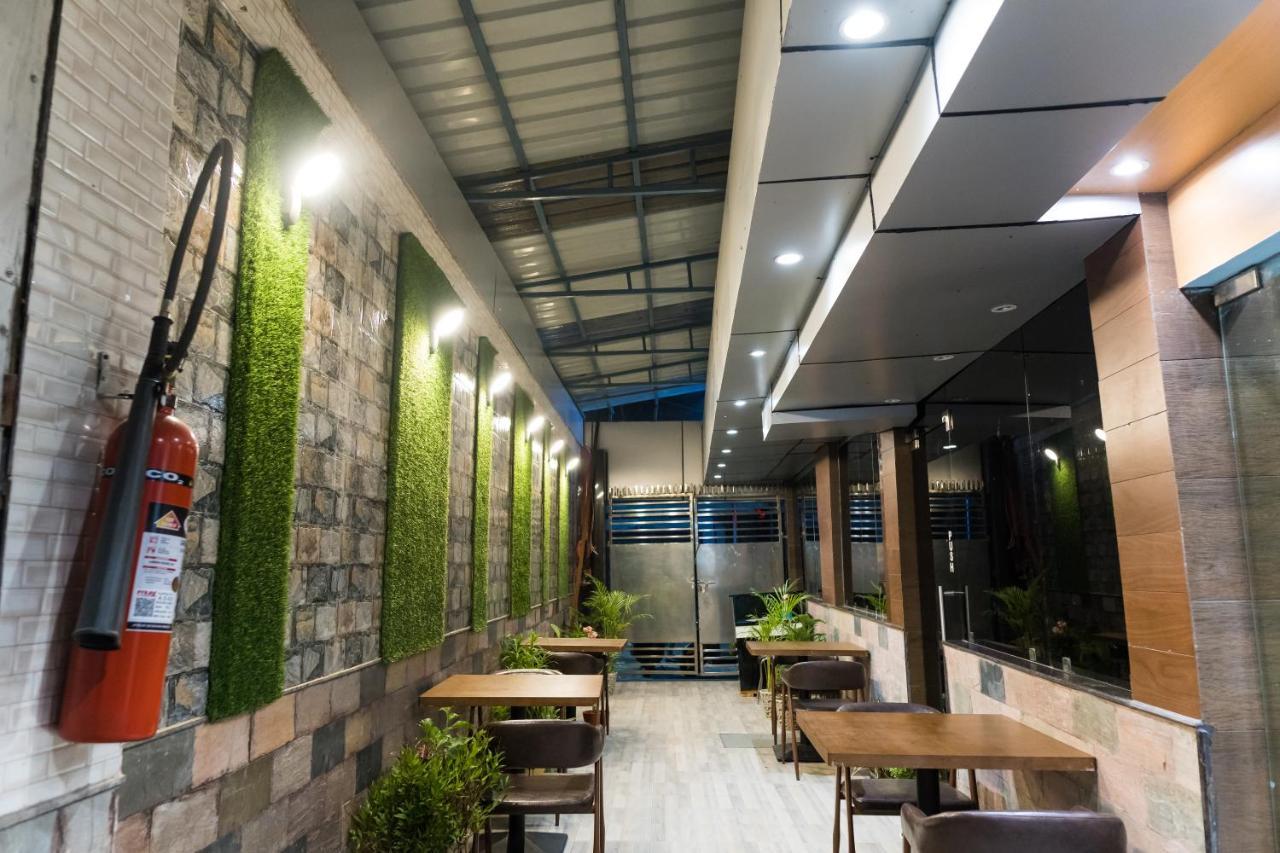 The Avenue Hotel Ballygunge コルカタ エクステリア 写真